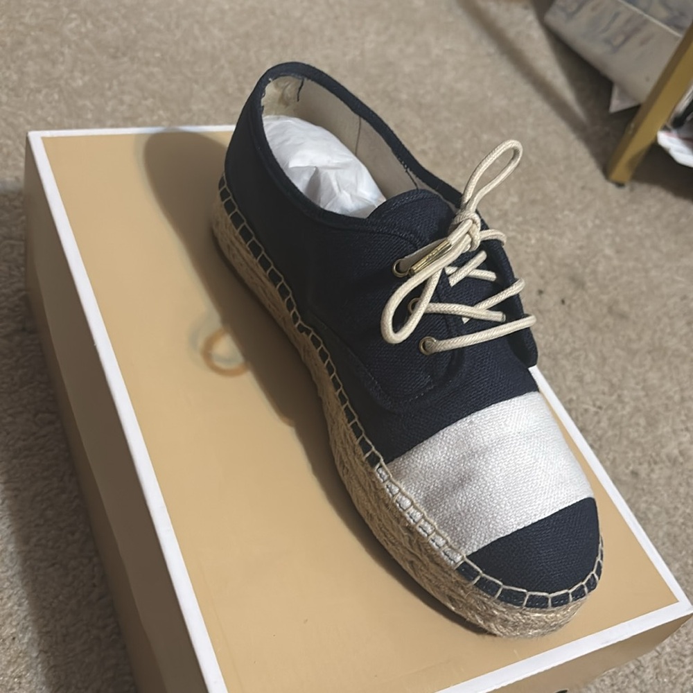Michael Kors canvas shoes - Picture 2 of 2